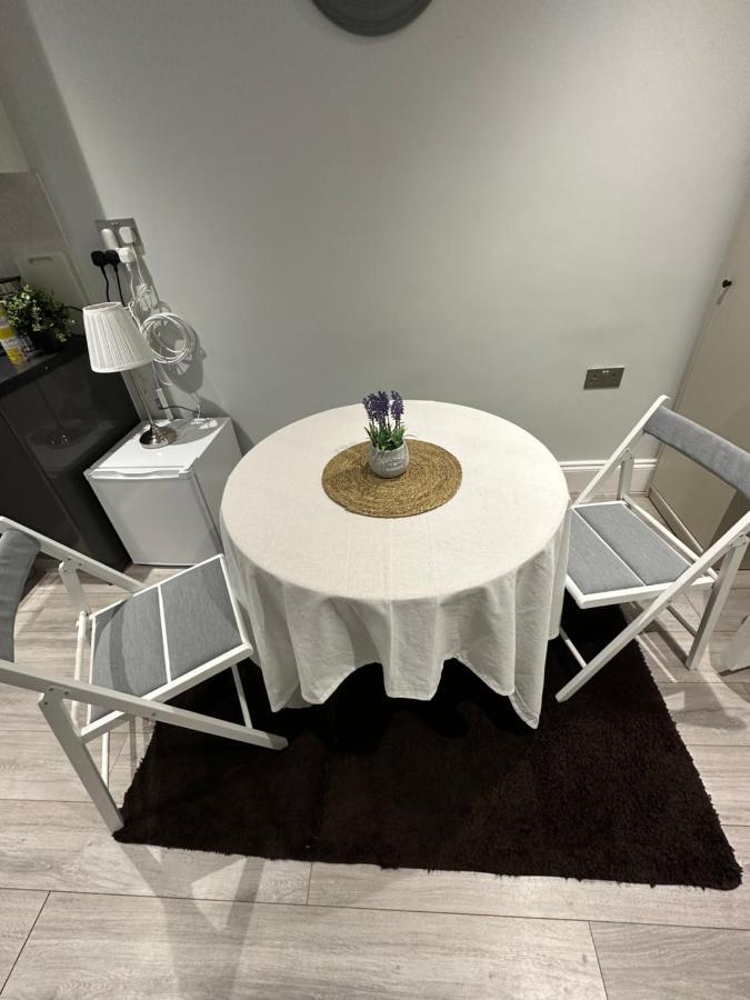דירות לונדון Guest&Rest 8 מראה חיצוני תמונה